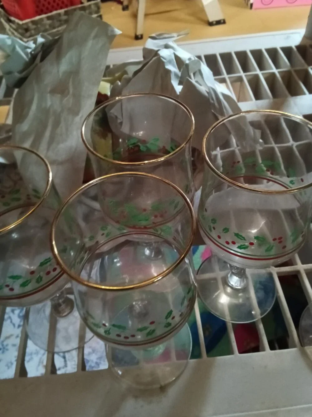 Set of 4 Arby's Christmas Glasses Holiday Wine Glasses with Holly Design